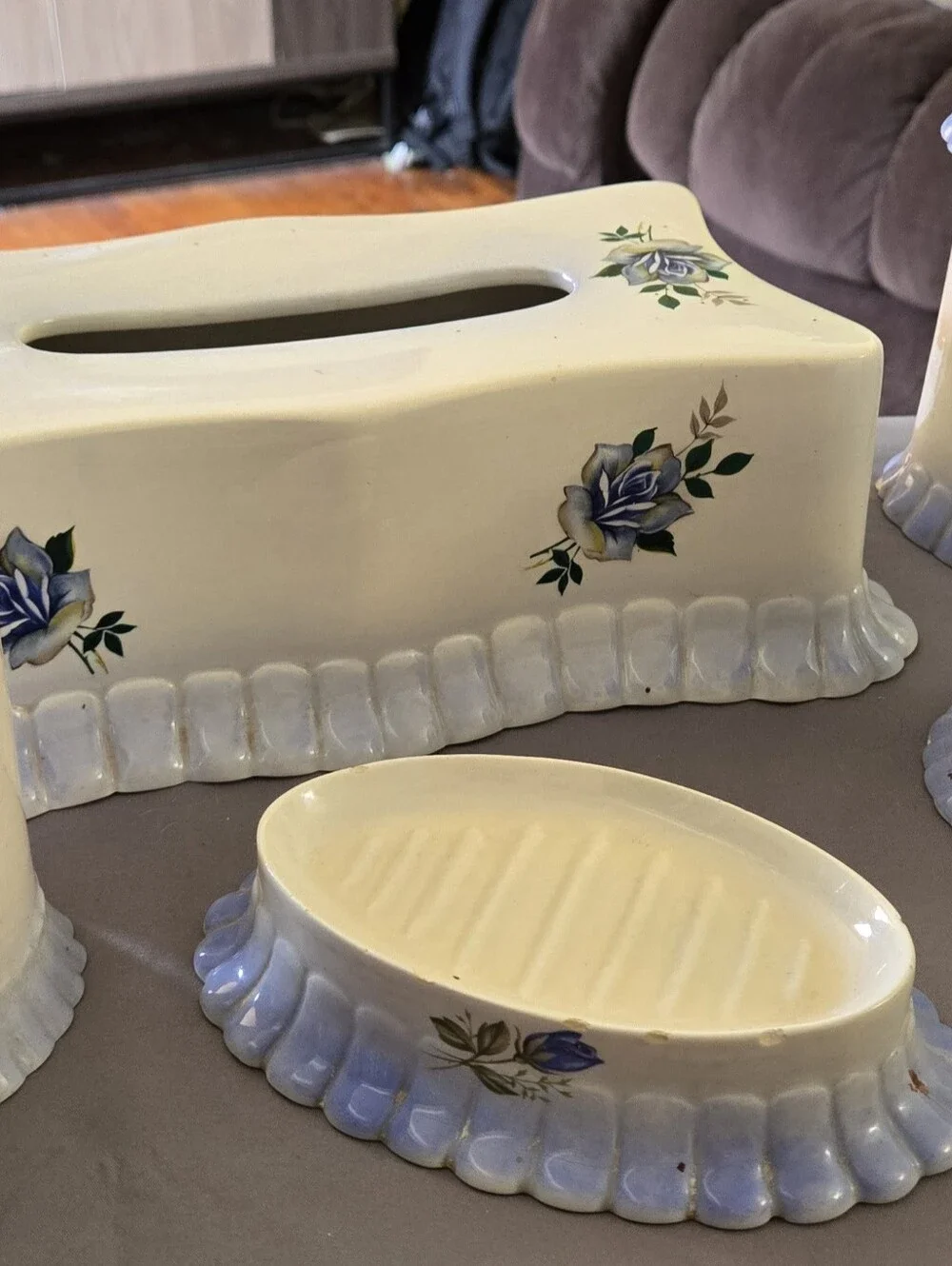 Vintage 1983 Gator Mold Co Ceramic Bathroom Set Blue Cottage Rose 5pc